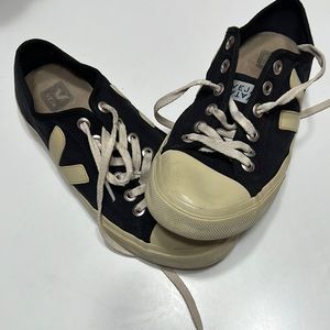 BEJA walker Tennis Shoes Womens